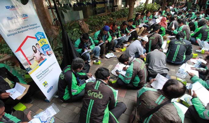 Pengemudi Ojek Online saat registrasi KPR perumahan