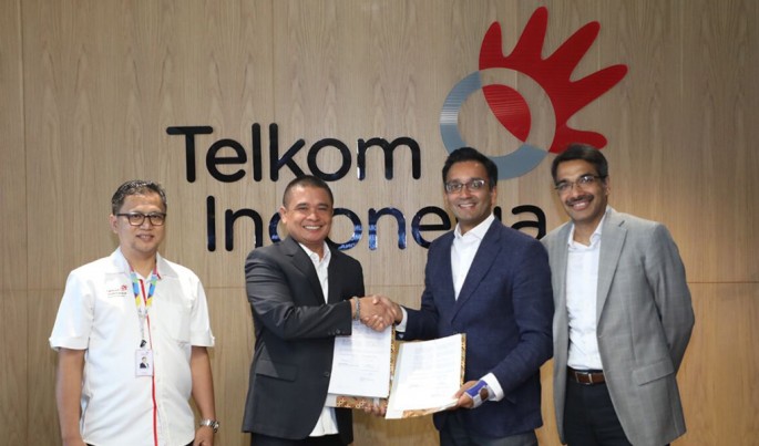 Telkom dan Cisco usai penandatanganan nota kesepahaman antara Telkom Indonesia dan Cisco International Limited