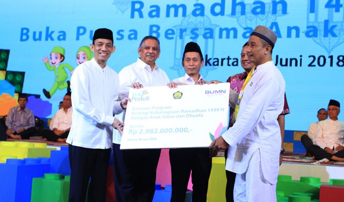 Buka Bersama PLN dengan 17.000 Anak Yatim dan Dhuafa Se-Indonesia