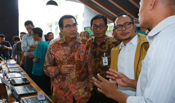 Direktur Utama BRI Suprajarto bersama Menteri Ketenagakerjaan Hanif Dhakiri saat acara Optimalisasi Millenial&rsquo;s Innovation Room 