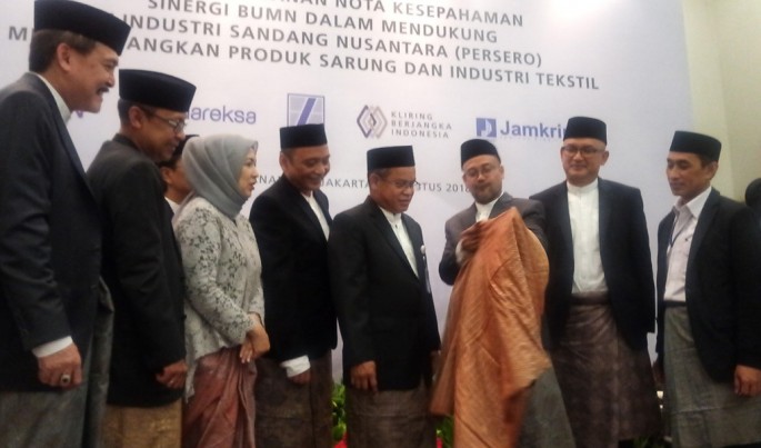 Lima perusahaan BUMN, Danareksa, PT Surabaya Industrial Estate Rungkut, Kliring Berjangka Indonesia, Jamkrindo dan PT Industri Sandang Nusantara siap untuk mendukung PT Industri Sandang Nusantara dalam mengembangkan pasar sarung dan industri tekstil.