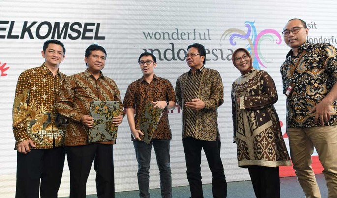 Penandatanganan kerjasama strategis antara Telkomsel dengan tim pelaksana Visit Wonderful Indonesia di Jakarta, (24/4).Foto/Roni.M/ECONOMICZONE