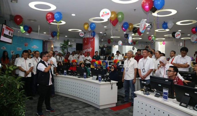 Jajaran Direksi TelkomGroup mendengarkan penjelasan kesiapan posko Siaga Natal 2018 dan Tahun Baru 2019 (NaRu) di Posko Layanan Business & Enterprise Telkom, Senin (31/12).Foto/Telkom/ECONOMICZONE
