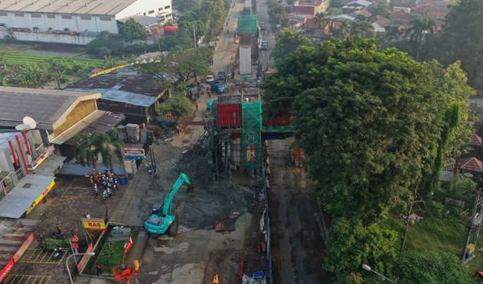 Cor Beton Proyek Jalan Tol BORR Ambruk, Arus Lalu Lintas Menuju Parung Dialihkan.Foto/Ist/ECONOMICZONE