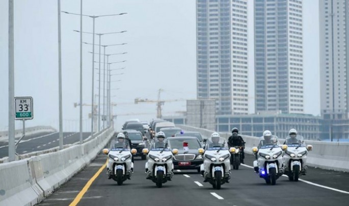 Presiden Joko Widodo saat meresmikan jalan tol layang Jakarta-Cikampek di Kilometer 38 di Kecamatan Cikarang Pusat, Kabupaten Bekasi, Jawa Barat, Kamis (12/12/2019).Foto/Dawi.F/ECONOMICZONE