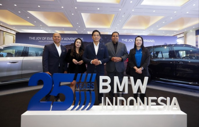President Director BMW Group Indonesia Peter Sunny Medalla, Director of Communications Jodie O'tania, Director of Marketing Stefanus Asiantara, Director of Sales and Network Development Joanna Sia, Director of Customer Support M. Maganderalingam (Fot