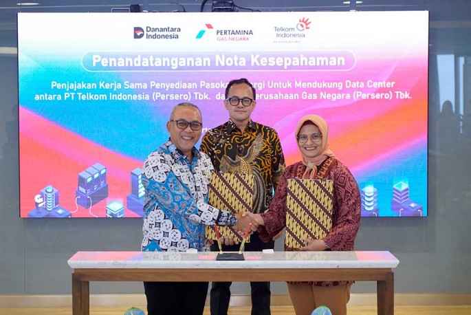 Penandatanganan Nota Kesepahaman (MoU) oleh Direktur Utama Telkom Dian Siswarini (paling kanan).Foto/Dok-TelkomGroup/ECONOMICZONE