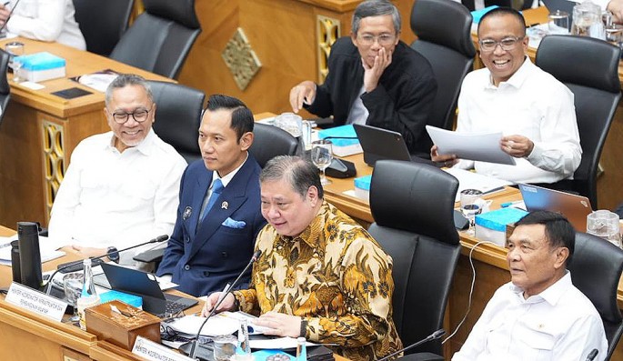 Menteri Koordinator Bidang Perekonomian RI Airlangga Hartarto, dalam Rapat Kerja Rencana Kerja dan Anggaran bersama Badan Anggaran Dewan Perwakilan Rakyat ,di Gedung DPR , Jakarta, Senin (22/06). (Foto/dok.kemenkoperek?ECONOMICZONE).