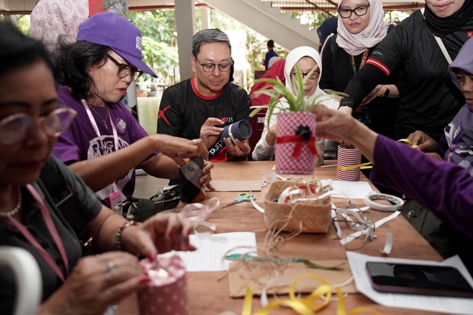 Hadapi Ageing Population, Bank DBS Indonesia Bekali Lansia Literasi Keuangan dan Kesehatan
