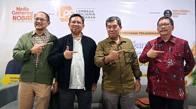 Dosen dan Peneliti FEB Universitas Katolik Atma Jaya Jakarta Yohanes Berchman Suhartoko, Anggota Dewan Komisioner LPS Ferdinan Dwikoraja Purba, Direktur Eksekutif Surveilans Pemeriksaan dan Informasi Asuransi Suwandi, dan Direktur Eksekutif Klaim Res