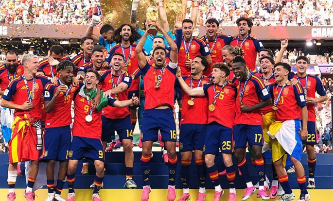 Spanyol tampil sebagai juara Piala Dunia 2026 usai mengalahkan Argentina di laga puncak. / Foto: Instagram @sefutbol