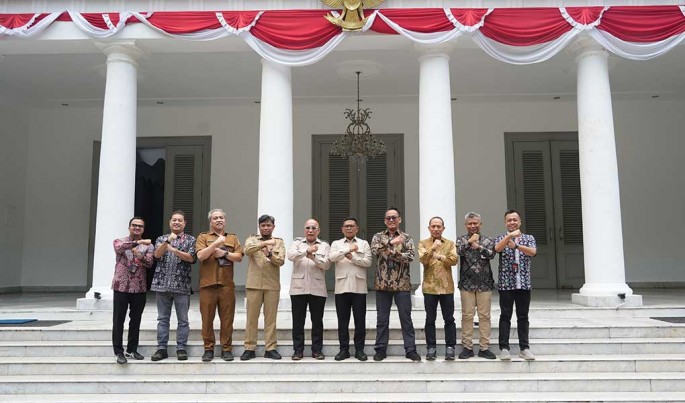 Gubernur Banten Andra Soni bersama jajaran Telkom Akses dalam audiensi di Serang, Selasa (22/9).Foto/Dok-TelkomIndonesia/ECONOMICZONE
