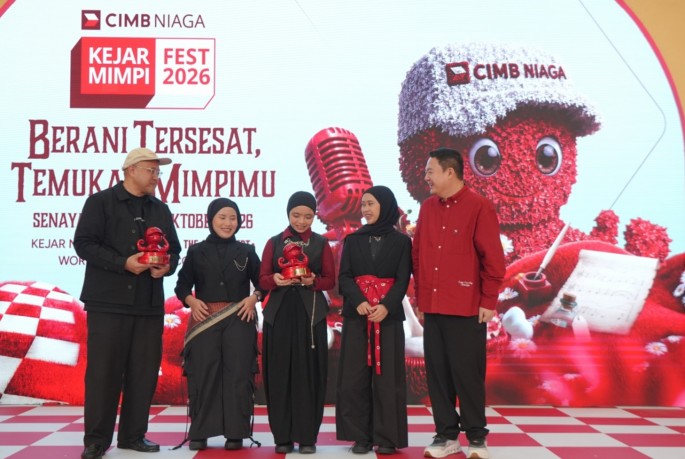 Trio asal Garut Voice of Baceprot (VOB) Penerima penghargaan dalam ajang Kejar Mimpi FEST 2026 sebagai Wadah CIMB Niaga Mengembangkan Potensi Kreatif Remaja (Foto/Endang Muchtar/ECONOMICZONEE
