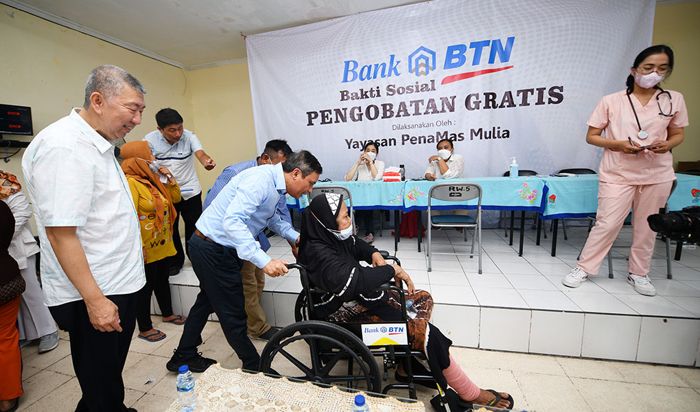 Bank BTN Beri Pengobatan Gratis di Surabaya