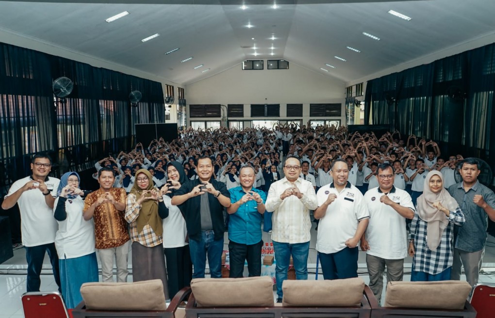 BTN Serahkan Bantuan Sarana Pendidikan Ke SMAN 1 Purbalingga