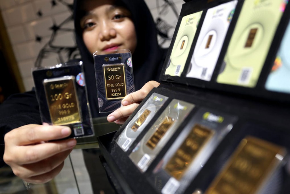 Harga Emas Antam Hari Ini Turun