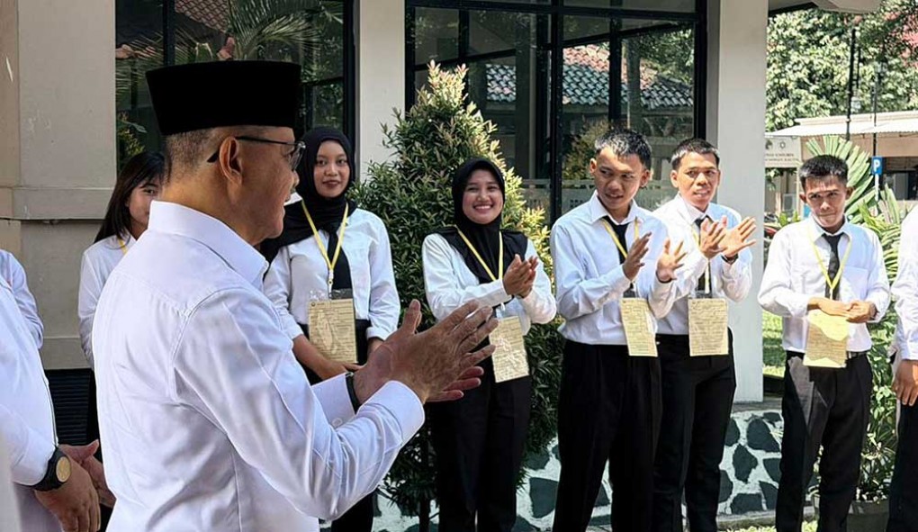 Menteri Mukhtarudin Lepas 210 Pekerja Migran, Fokus Penguatan Skill dan Perlindungan