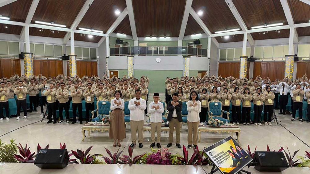Menteri Mukhtarudin Lepas 210 Pekerja Migran, Fokus Penguatan Skill dan Perlindungan