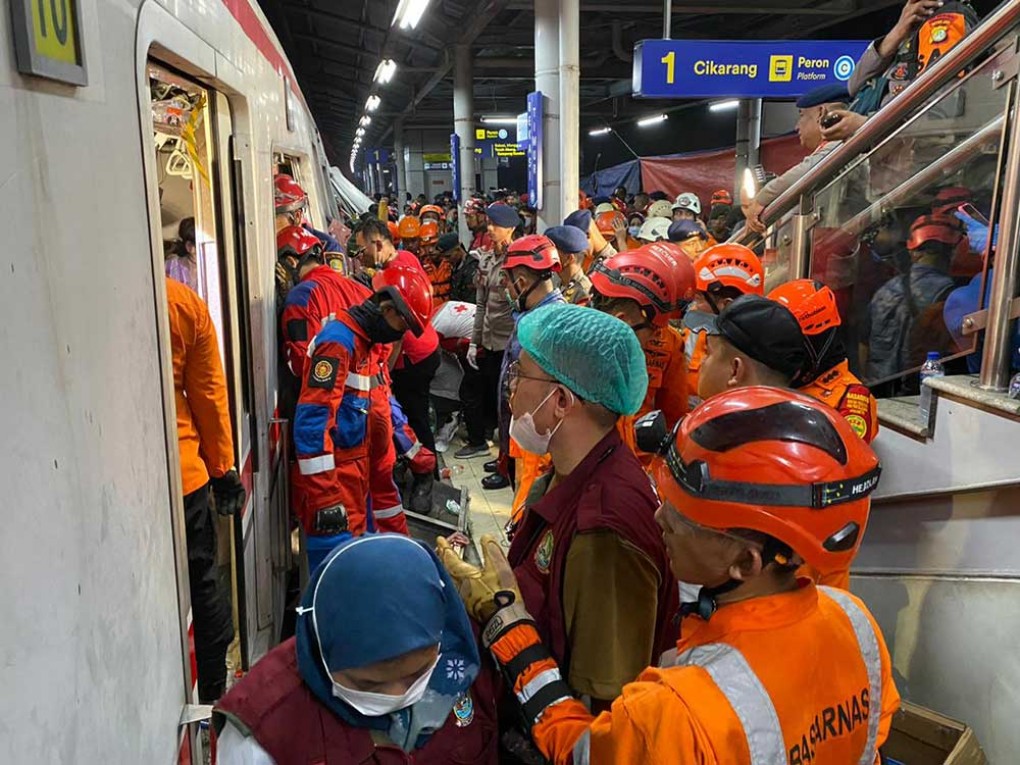 Korban Kecelakaan Kereta di Bekasi Timur Dievakuasi, Tim Gabungan Dikerahkan