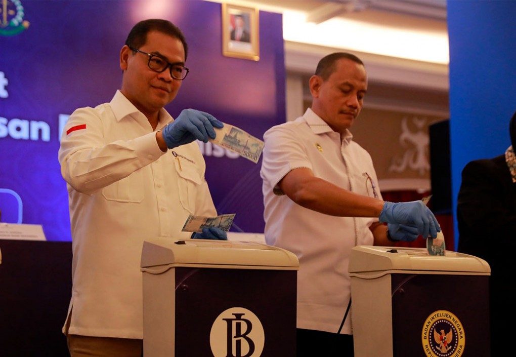 BI dan Polri Musnahkan Ribuan Lembar Uang Rupiah Palsu Hasil Sitaan