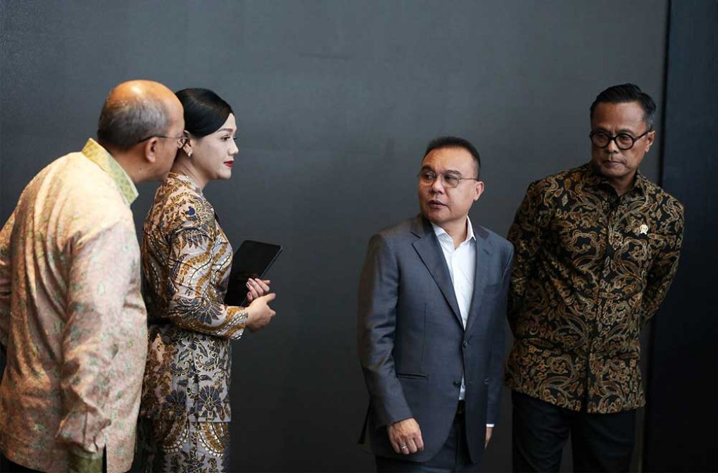 Di Tengah Tekanan IHSG, Dasco Datangi Bursa Efek Indonesia Bersama Rosan