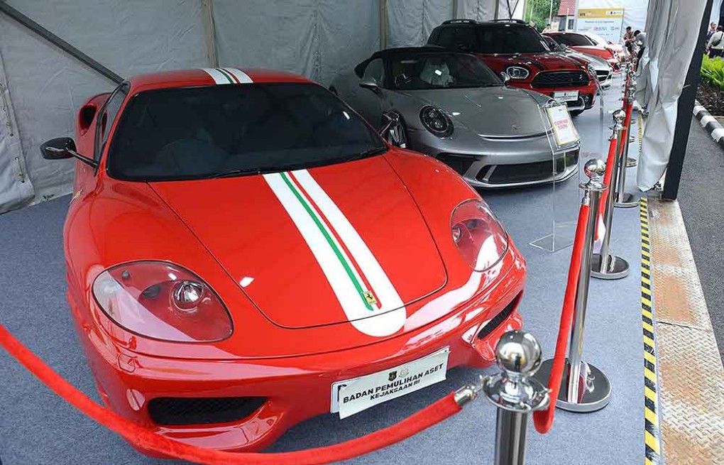 Puluhan Motor-Mobil Mewah Hasil Kejahatan Dilelang oleh Kejaksaan