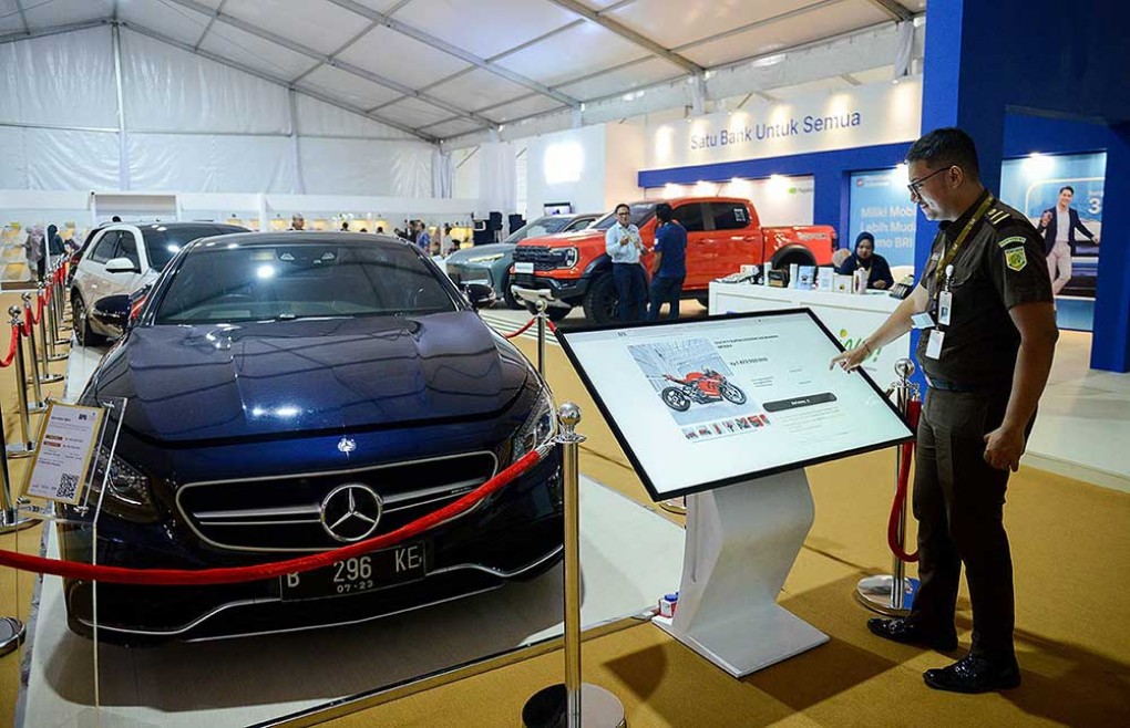 Puluhan Motor-Mobil Mewah Hasil Kejahatan Dilelang oleh Kejaksaan