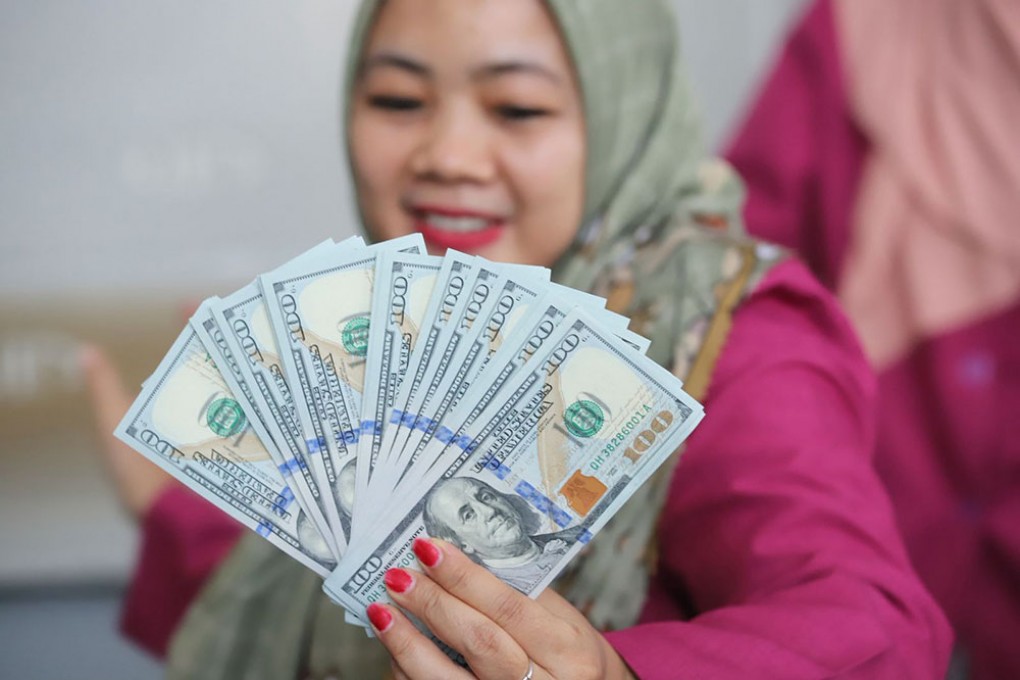 Melemah Dalam Sejarah, Nilai Tukar Rupiah Hari Ini Ditutup Rp18.049 