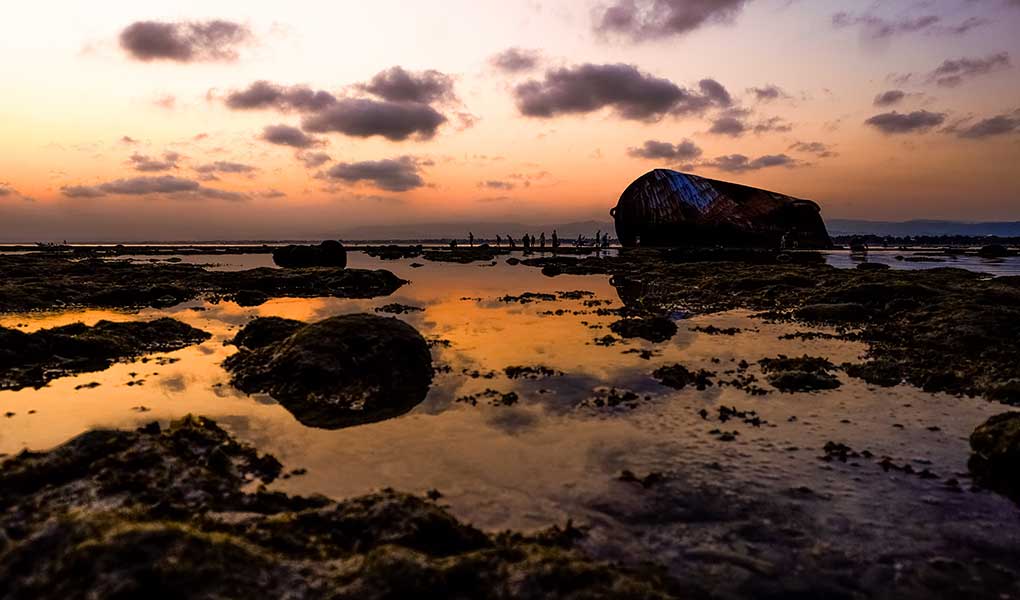 Menikmati Syahdu dan Romantisme Sunset Pangandaran