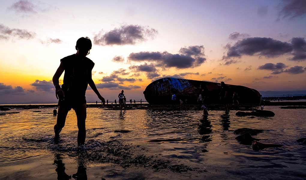 Menikmati Syahdu dan Romantisme Sunset Pangandaran
