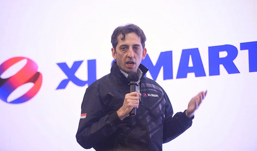 Kolaborasi XLSmart dengan GOOGLE Gemini hadirkan produktivitas digital sehari hari. 