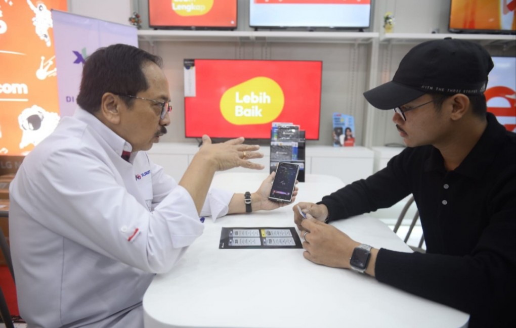Hari Pelanggan Nasional 2026: Direksi XLSMART Sapa Pelanggan di Kuningan City Mall