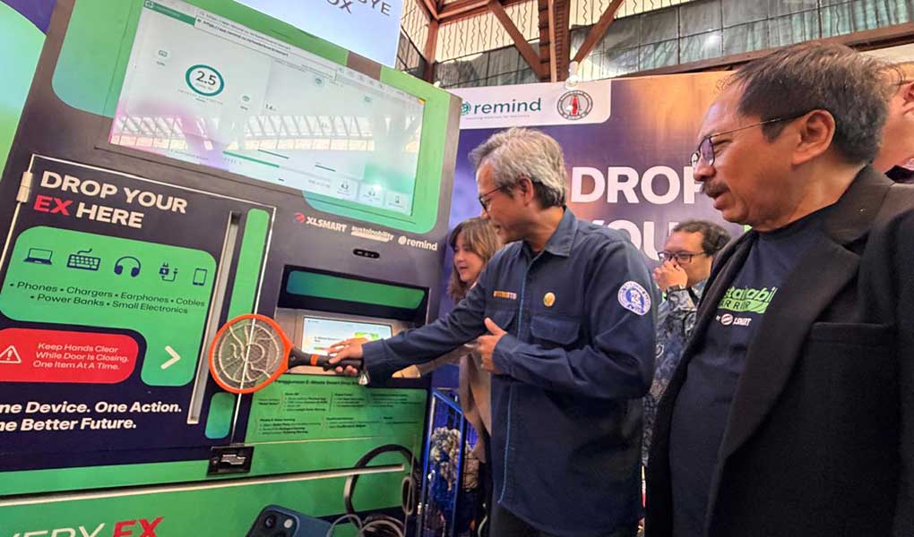 XLSMART Luncurkan Program E-Waste Reverse Vending Machine