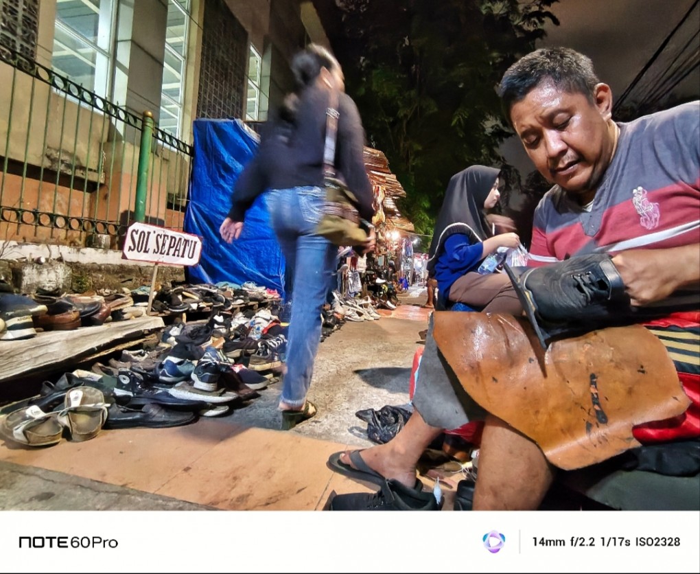 Kehidupan Malam Pasar Kebayoran Lama dalam Lensa Infinix NOTE 60 Pro: Dari Suasana hingga Aktivitas Malam